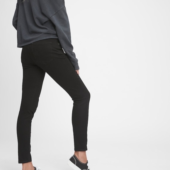 GAP Mid-Rise Curvy True Skinny Jeans - Picture 3 of 14